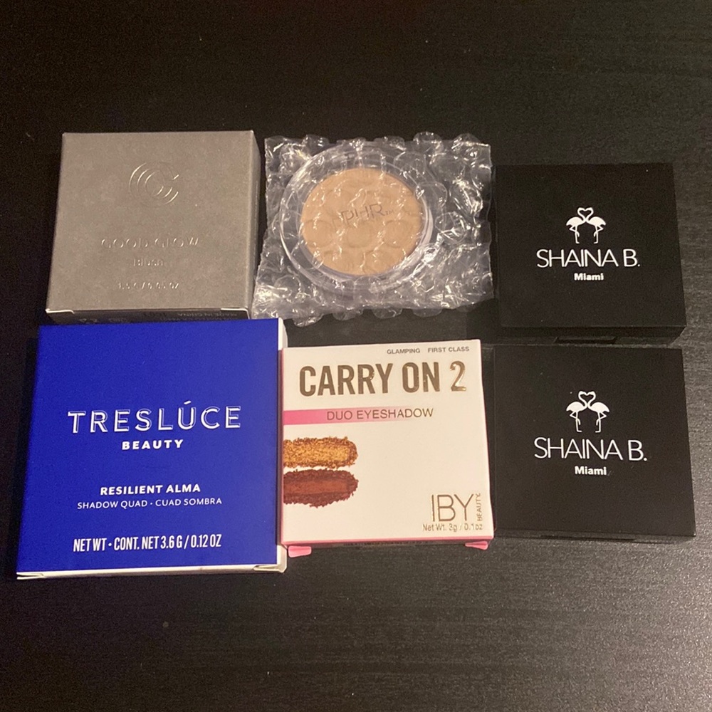 Makeup bundle - Picture 1 of 2
